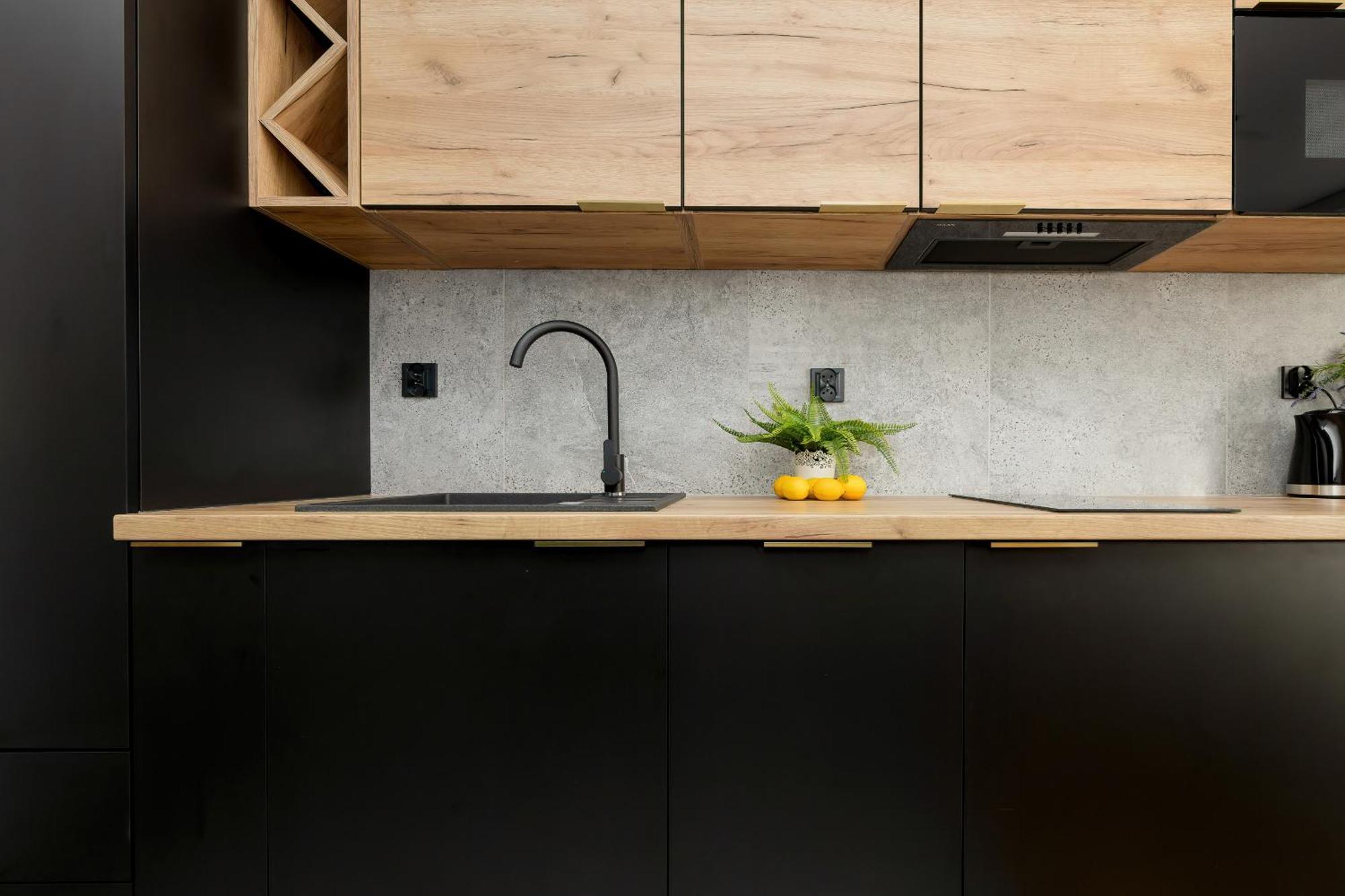 Modern Black & Wooden Apartment Warsaw Near The Airport By Noclegi Renters Luaran gambar