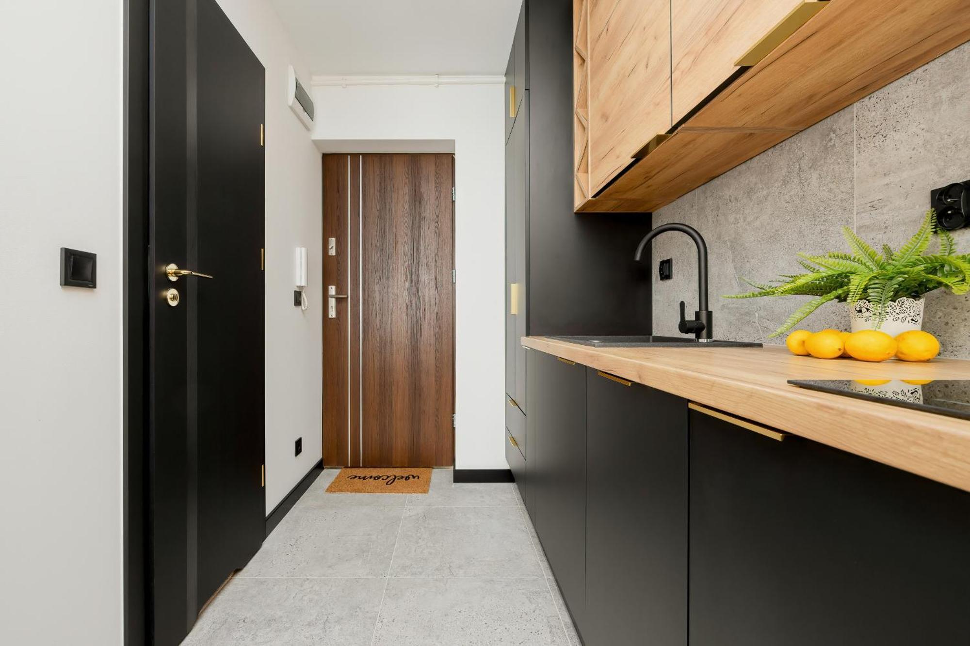 Modern Black & Wooden Apartment Warsaw Near The Airport By Noclegi Renters Luaran gambar